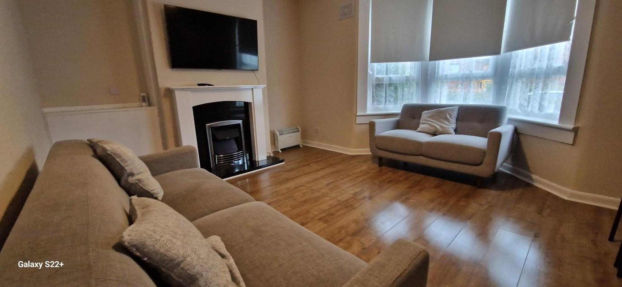 Archillects Entire Two Bedroom Comfy House - Free Parking Glasgow Bagian luar foto